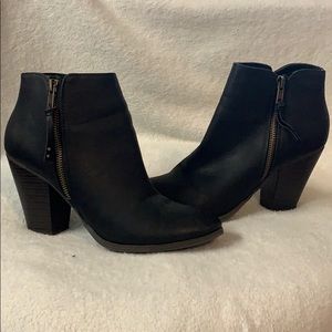 Black Zip Up Heeled Boots